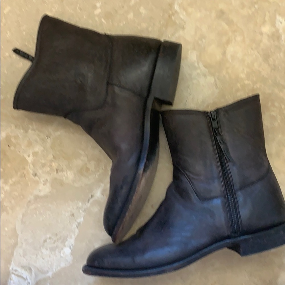Lucchese ladies booties sz 10